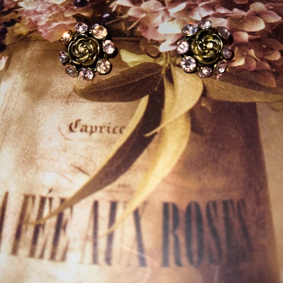 Avon vintage Gold plated earrings with pink CZ diamond studded earrings - Picture 6 of 13